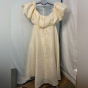 Klesis Elegant Cream Off-Shoulder Dress‎ size large NWT